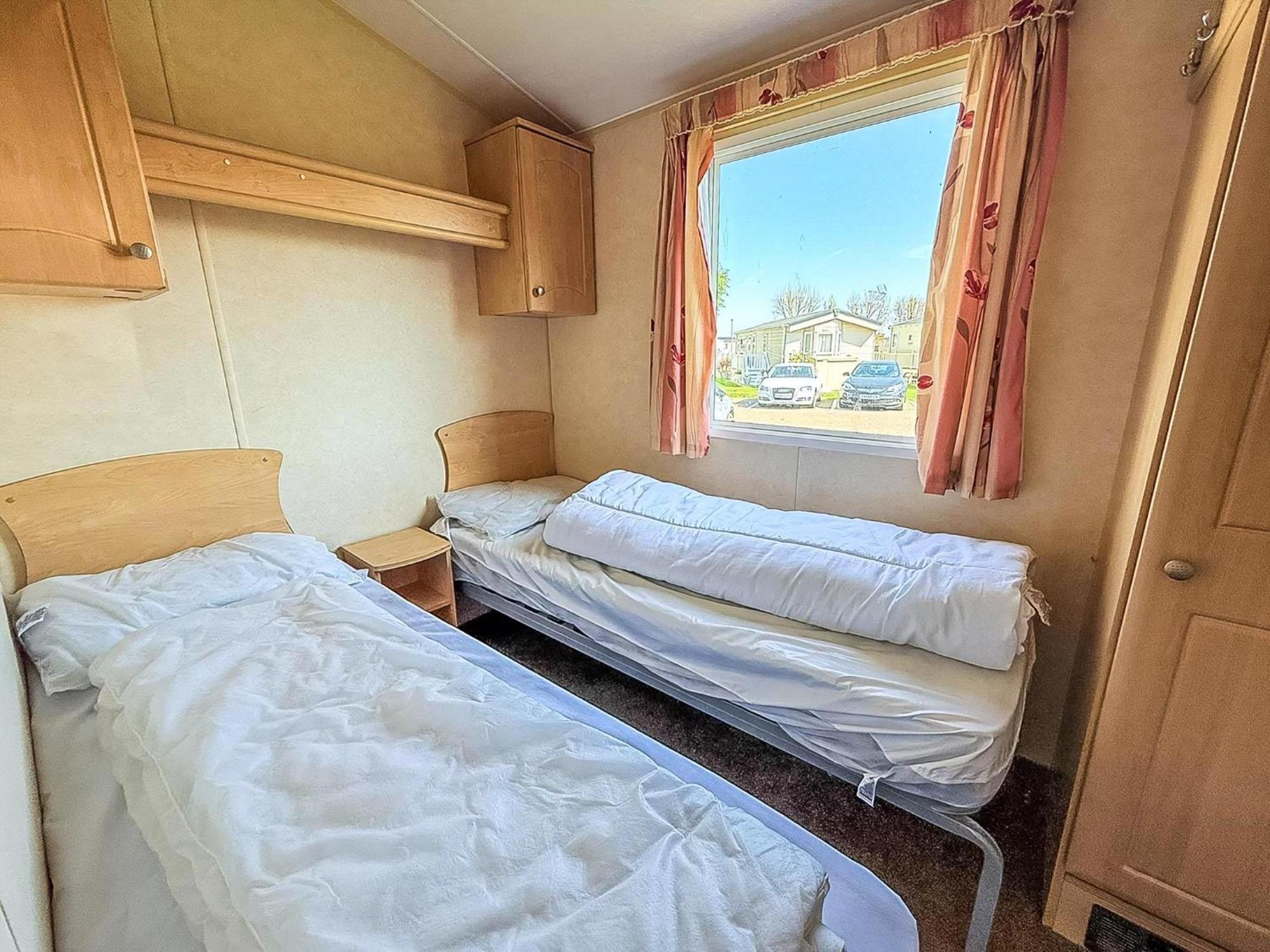 Superb Caravan At Seawick Holiday Park, Sleeps 8 Ref 27202Sw Clacton-on-Sea Luaran gambar