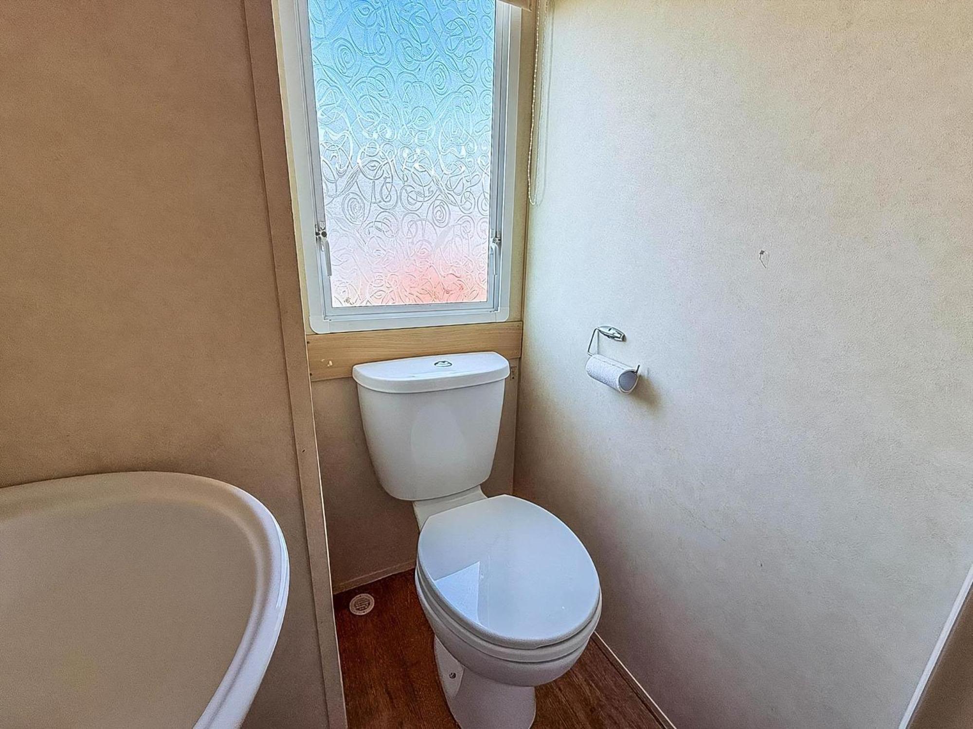 Superb Caravan At Seawick Holiday Park, Sleeps 8 Ref 27202Sw Clacton-on-Sea Luaran gambar