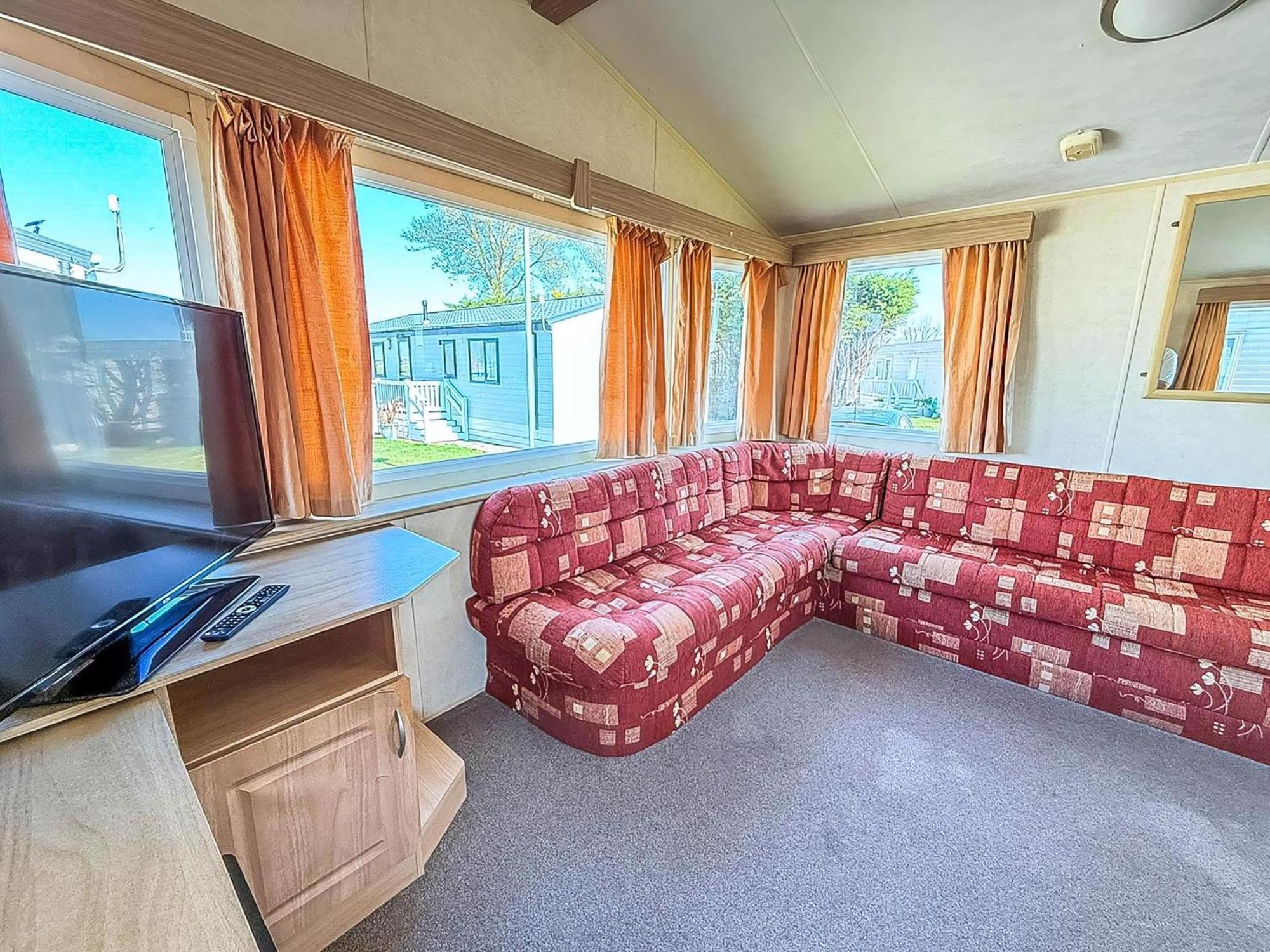 Superb Caravan At Seawick Holiday Park, Sleeps 8 Ref 27202Sw Clacton-on-Sea Luaran gambar