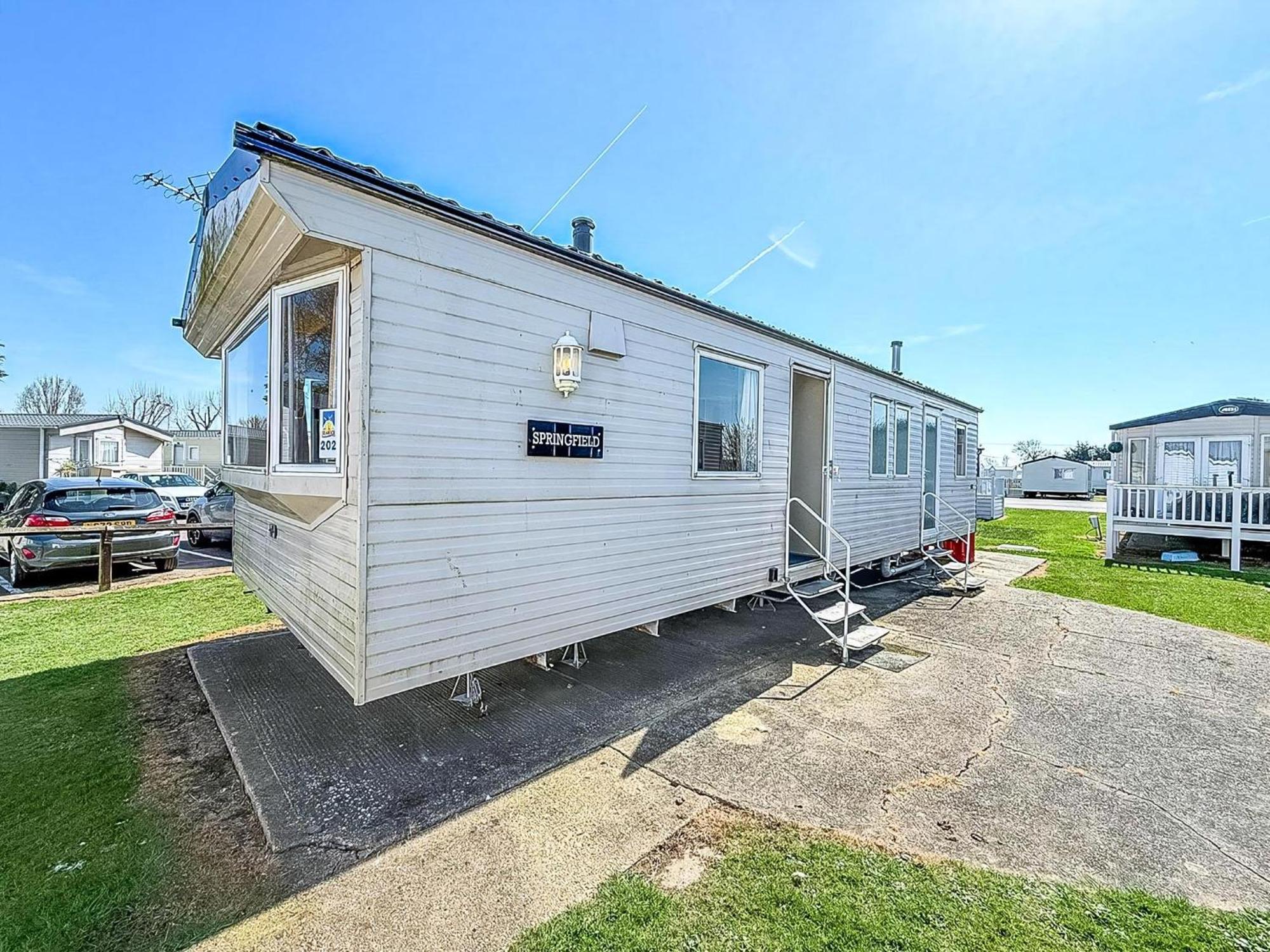 Superb Caravan At Seawick Holiday Park, Sleeps 8 Ref 27202Sw Clacton-on-Sea Luaran gambar