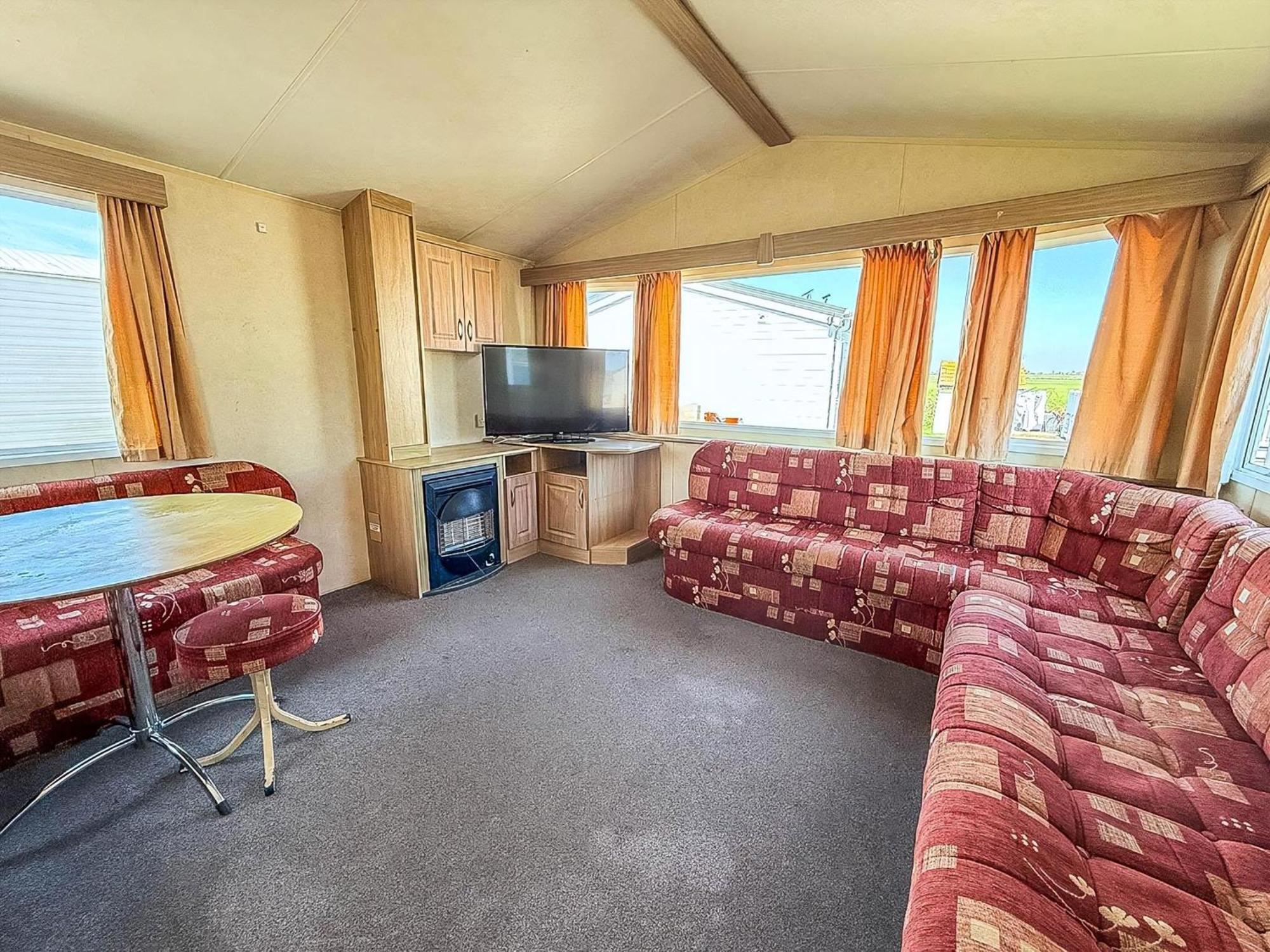 Superb Caravan At Seawick Holiday Park, Sleeps 8 Ref 27202Sw Clacton-on-Sea Luaran gambar